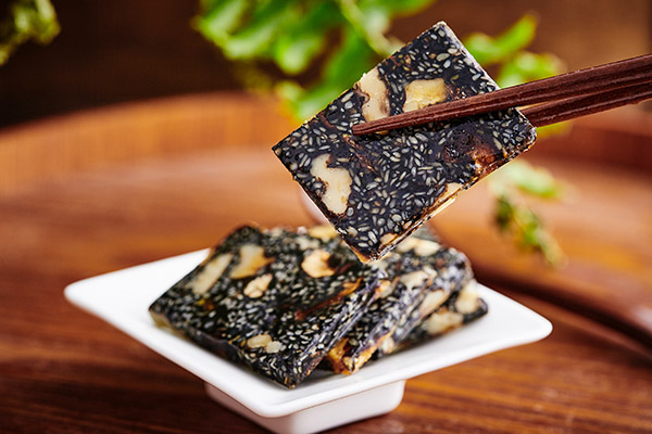 阿胶糕适合什么人吃