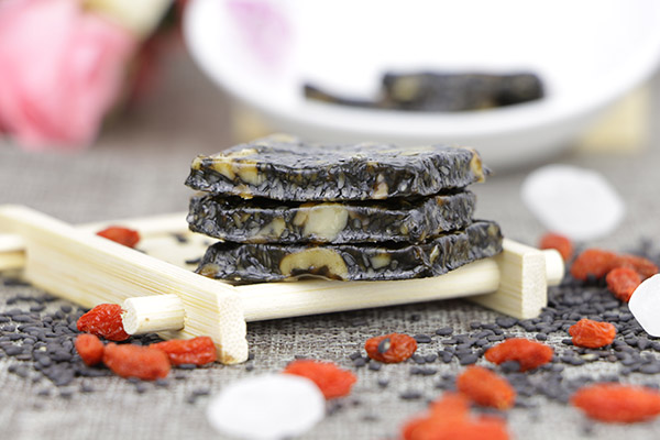 阿胶糕适合什么人吃