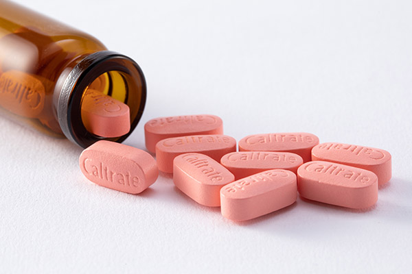 钙片什么时候吃最好早上还是晚上